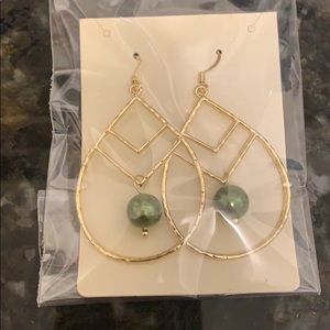 Hawaii Tear Drop w/Tahitian colored pearl